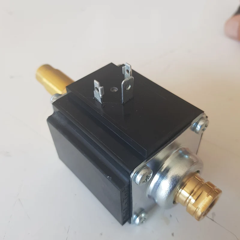 Pompa di Vibrazione Fluid-O-Tech 70W 240V