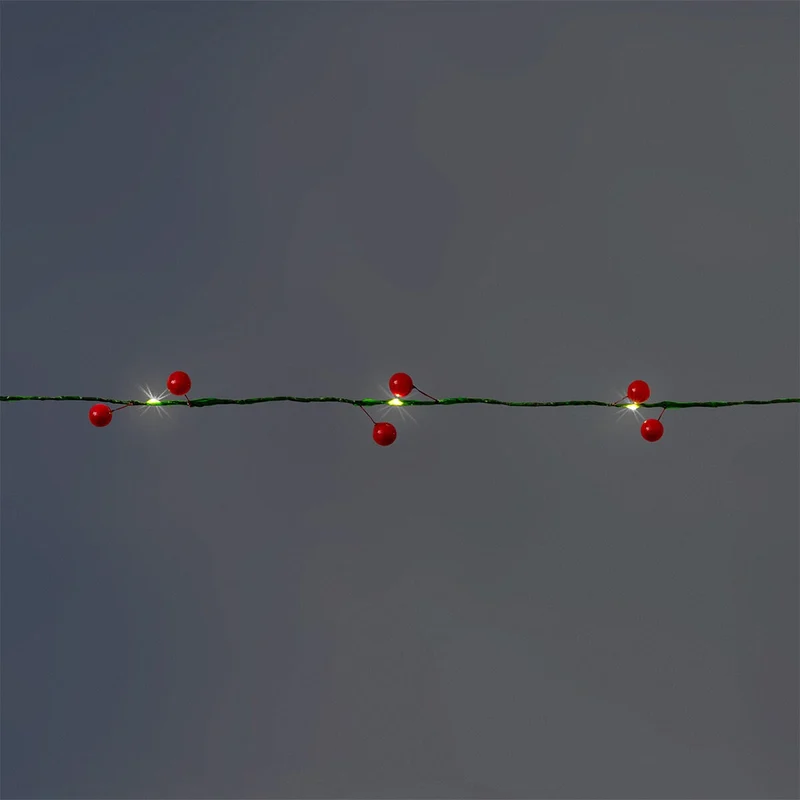 String lights with red berries - 220 cm