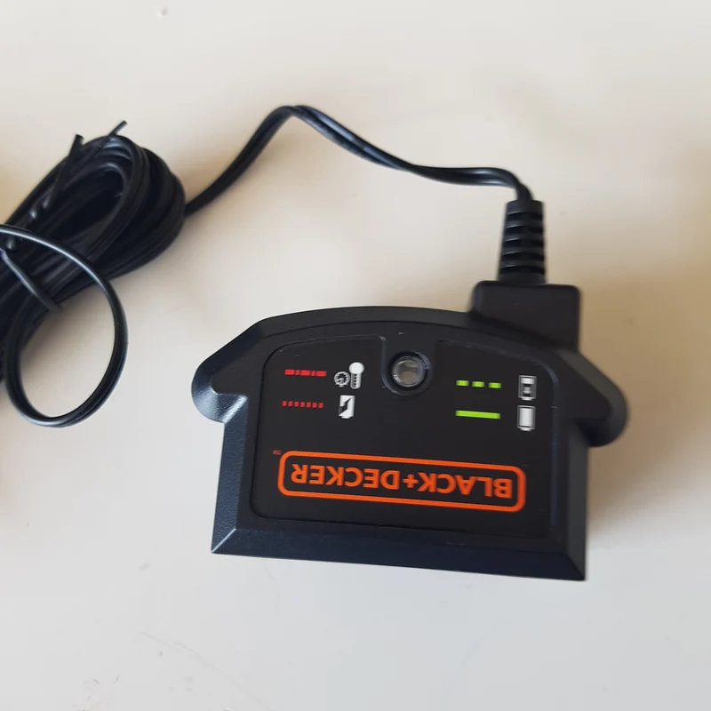 Carica batterie Black+Decker per aspirapolvere e elettroutensili 18v N494098