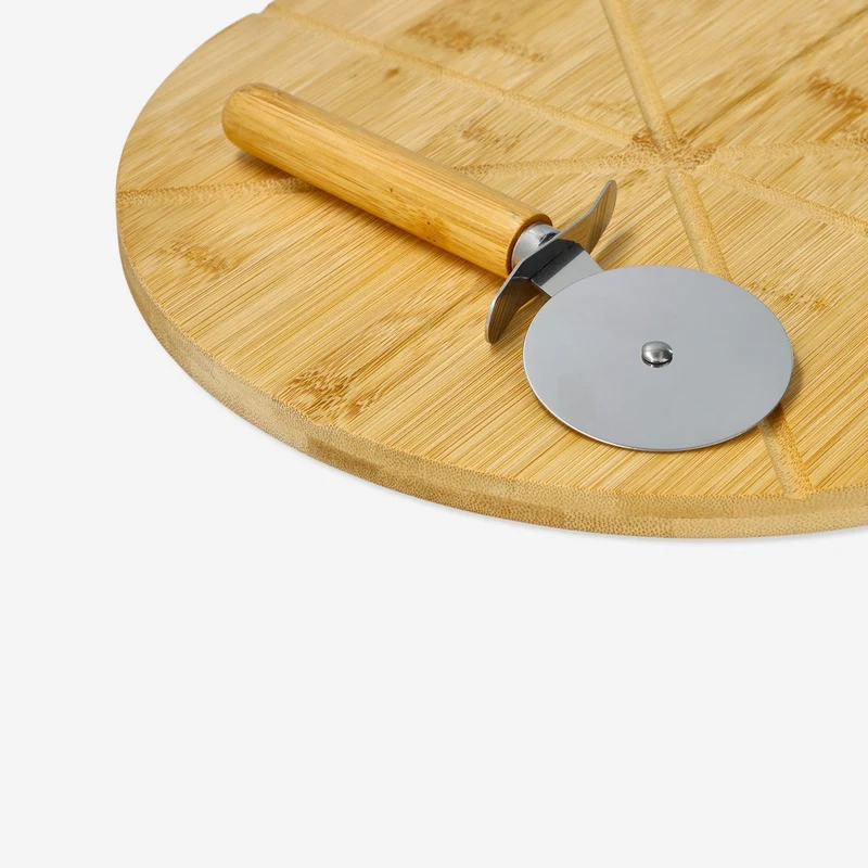 Bamboo pizza cutting board with pizza cutter