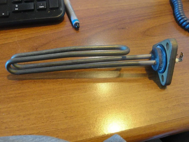 Resistenza 1200w con flangia triangolare per caldaia Universale