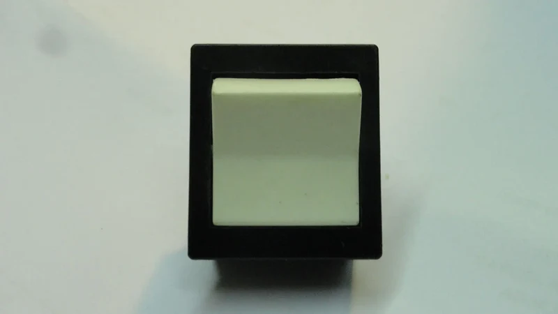 Interruttore 32x27.10a. Universale