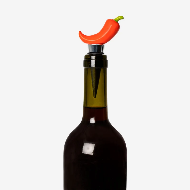 Wine stopper with chilli decoration