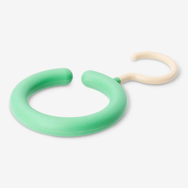 Round hook for scarves and belts