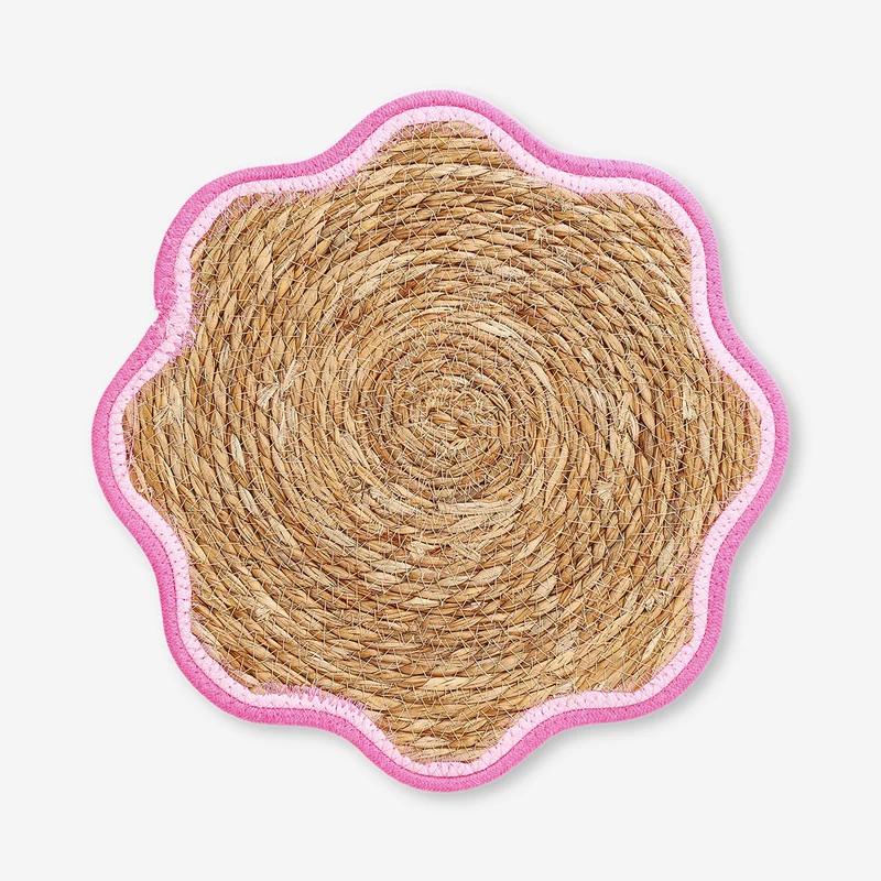 Woven cattail placemat with scalloped edge - 37 cm