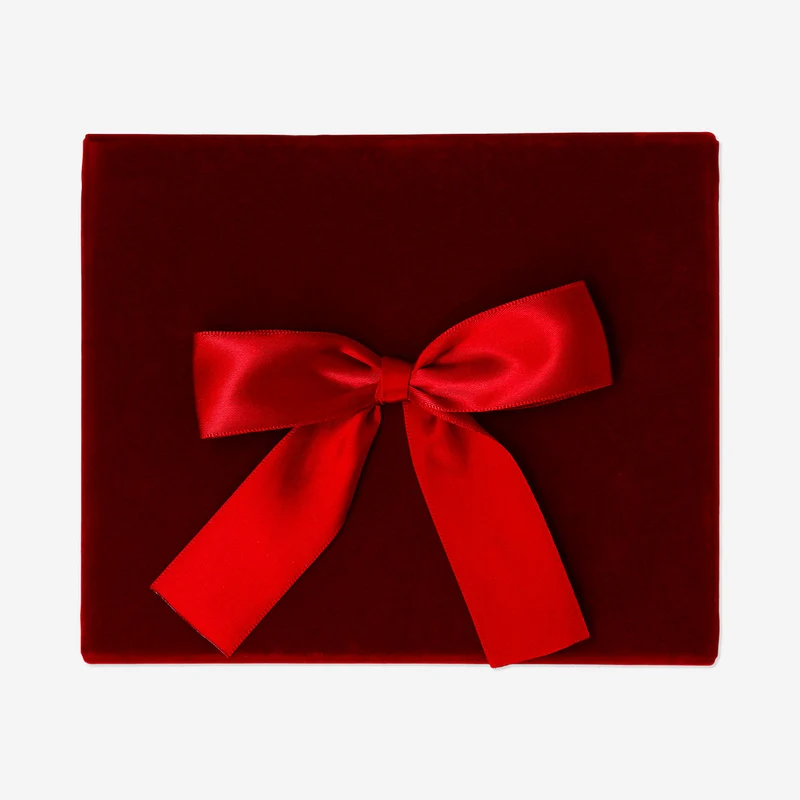 Gift box - Red velvet with bow - 18x15 cm