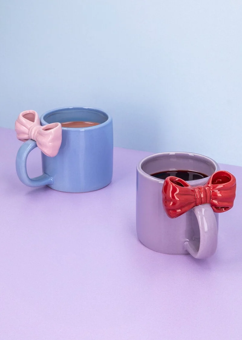 Purple mug with embossed bow - 300 ml