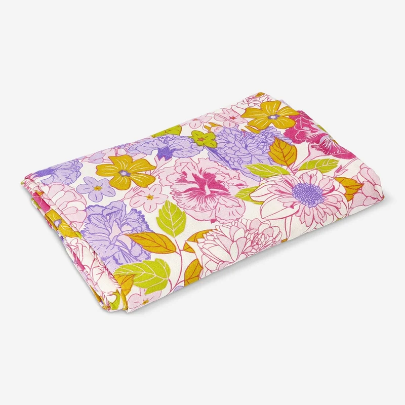 Tablecloth with large flower print - 140 x 220 cm
