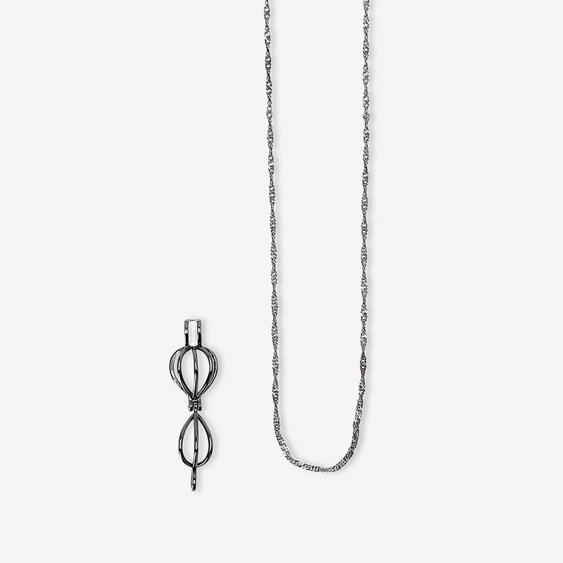 Necklace with wish pearl