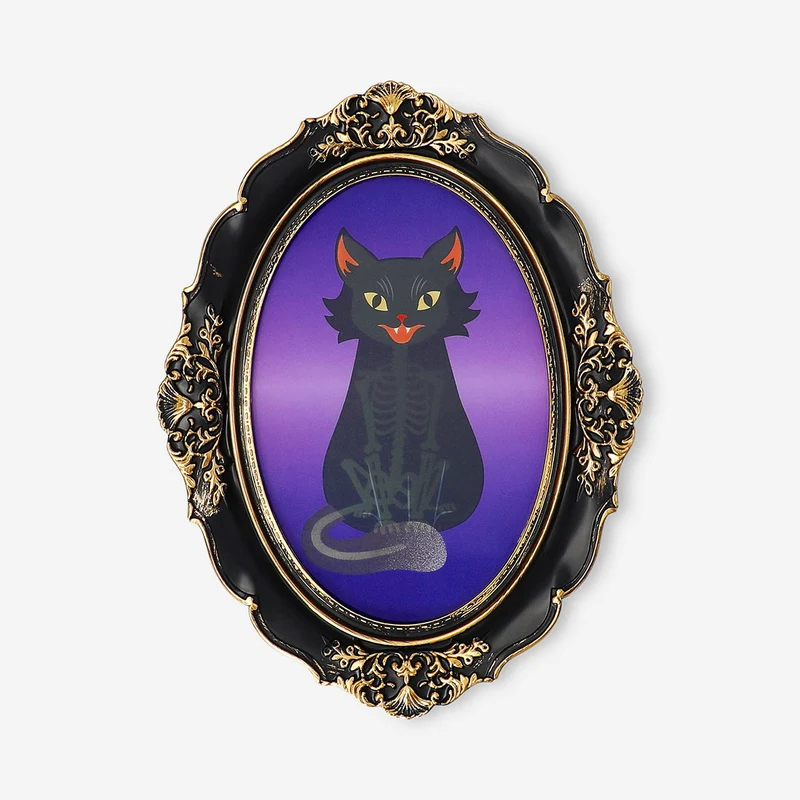 Haunted picture in oval frame - 34 cm