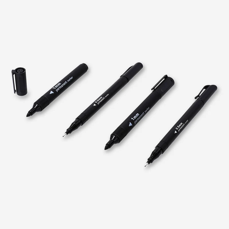 Black permanent markers - 4 pcs