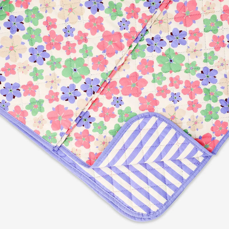 Quilted floral blanket - 170x130 cm