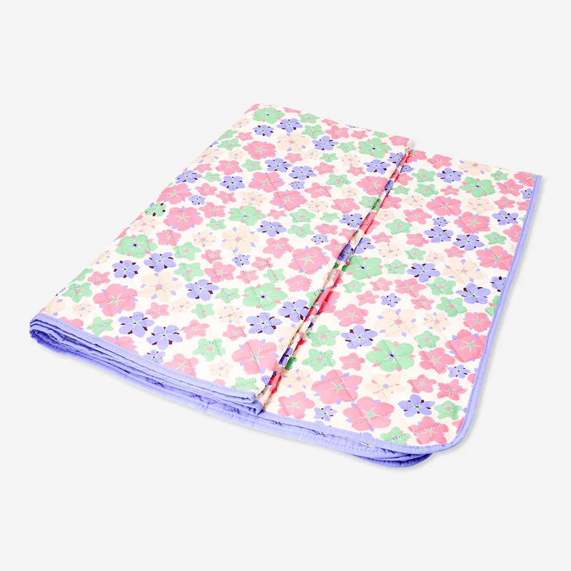 Quilted floral blanket - 170x130 cm