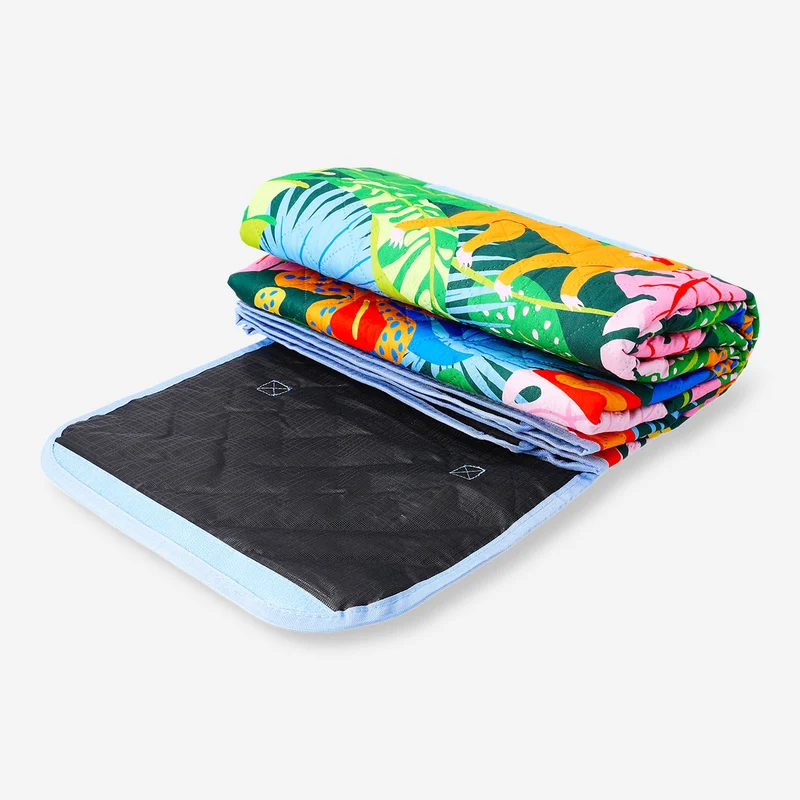 Picnic blanket with tropical print and carrying strap - 170x90 cm