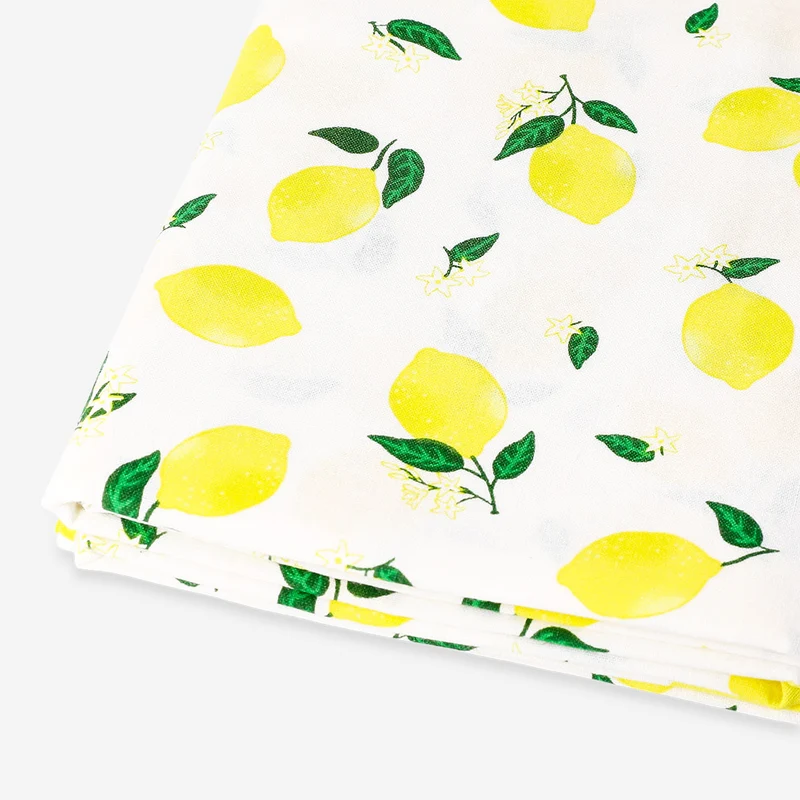 Tablecloth with lemon print - 140x220 cm