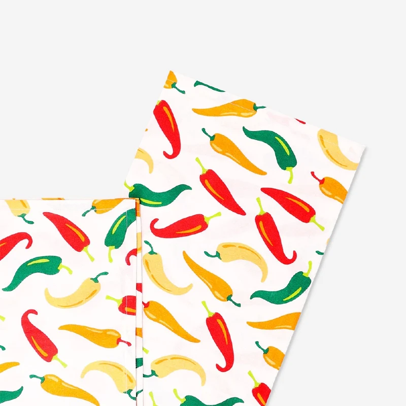 Tablecloth with chilli print - 140x220 cm