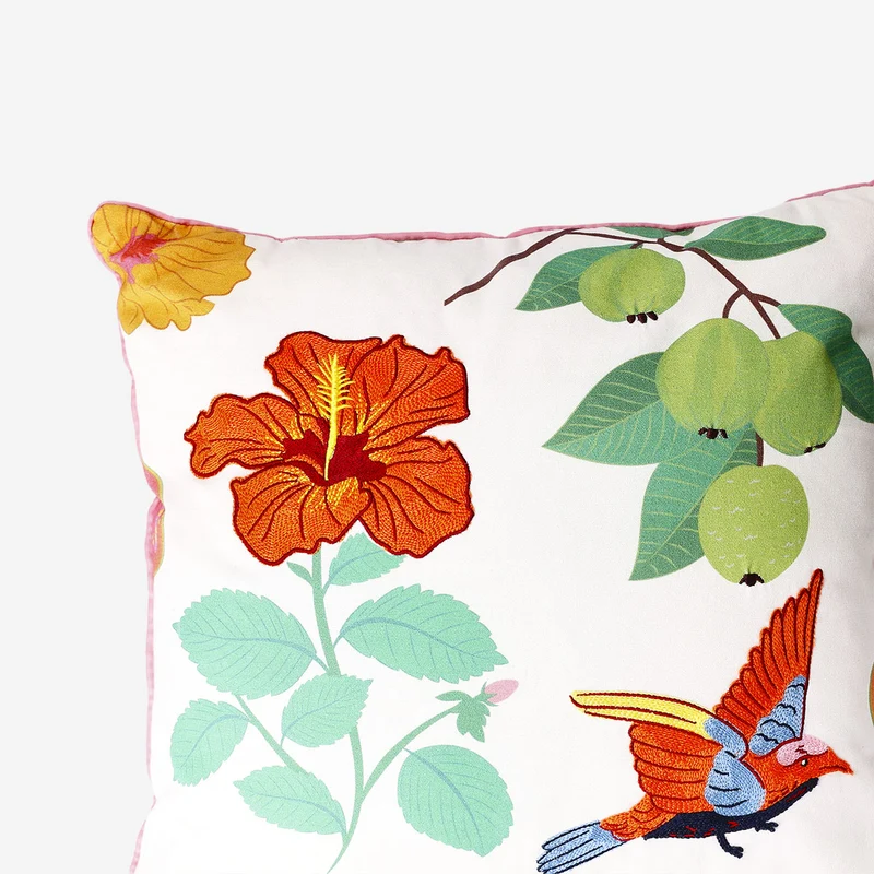 Cushion with tropical print - 45x45 cm