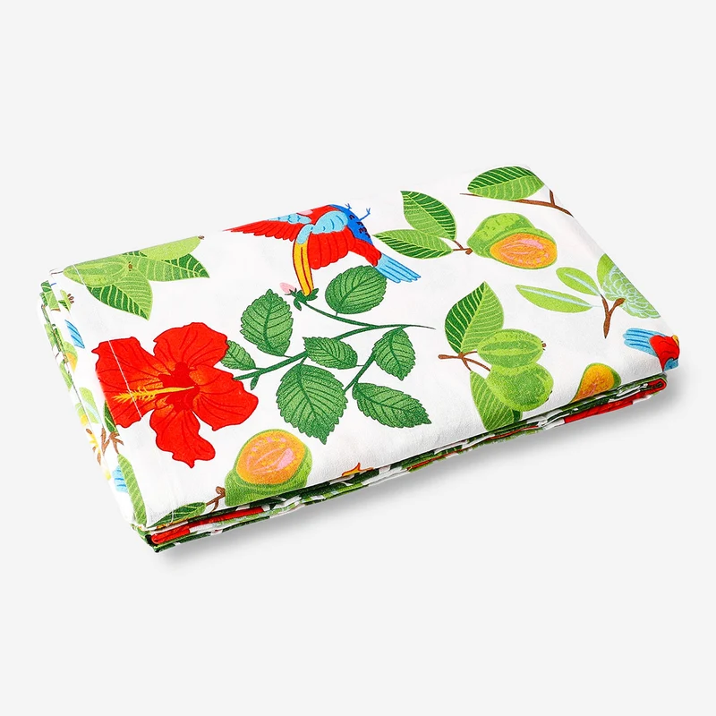 Tablecloth with tropical print - 140x220 cm