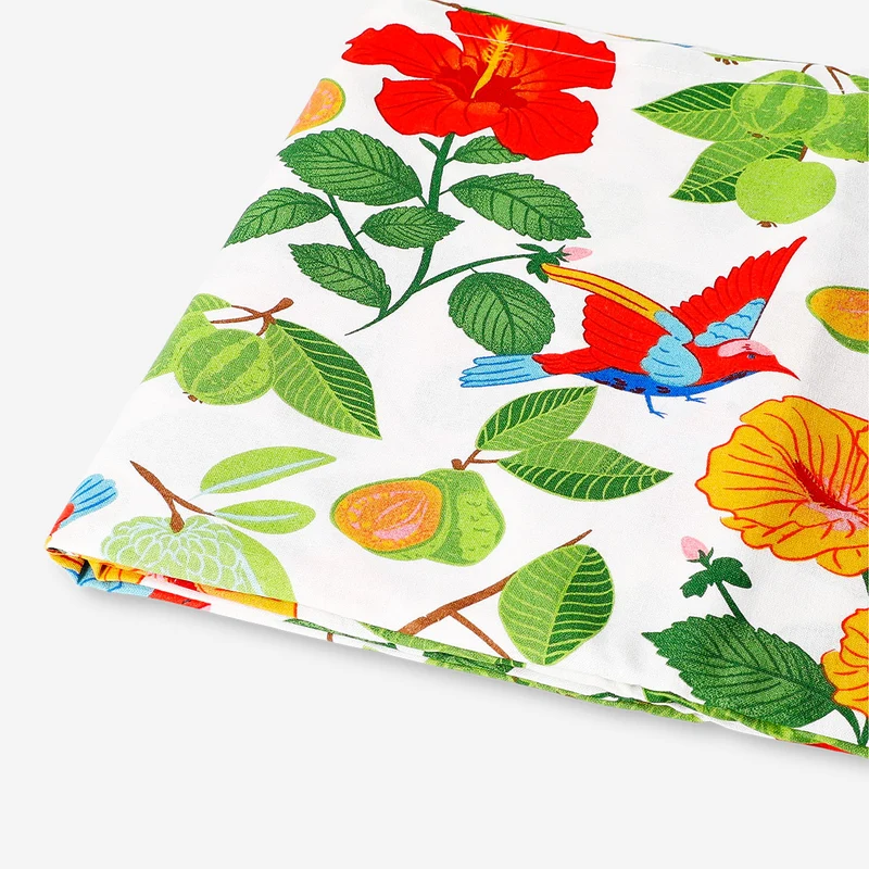 Tablecloth with tropical print - 140x220 cm