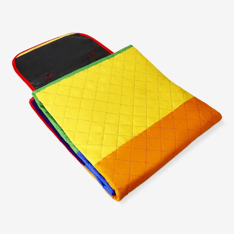 Quilted rainbow picnic blanket with carrying strap - 170x130 cm