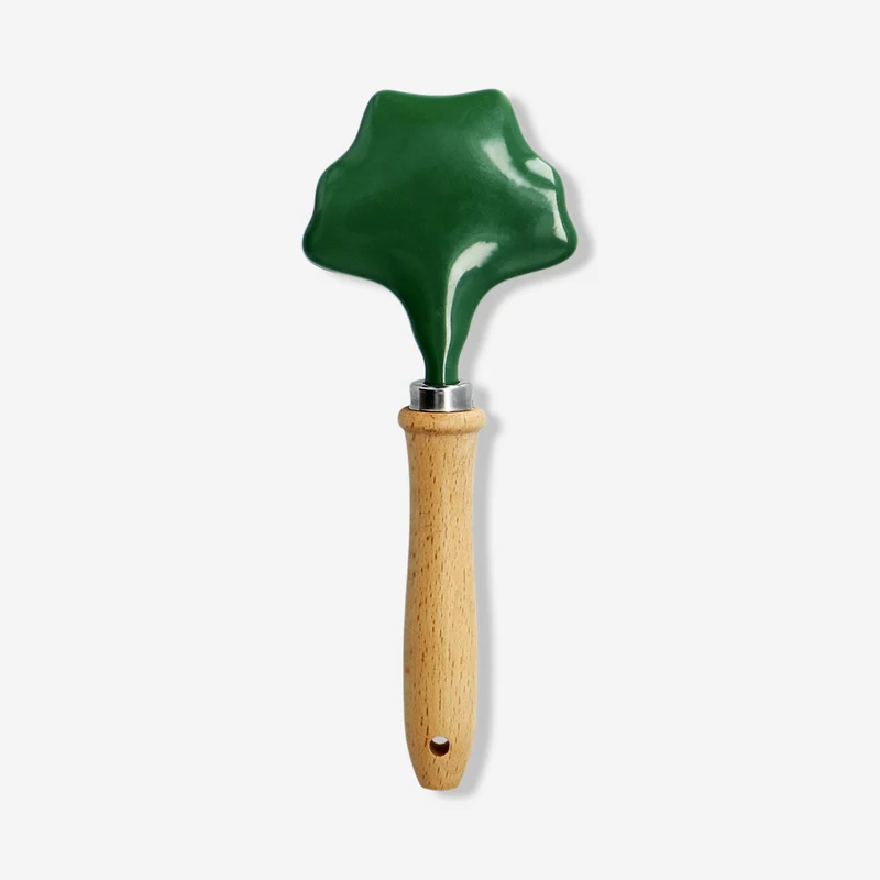 Cultivator in leaf shape