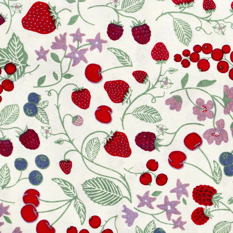 Tablecloth with strawberry print - 140x220 cm