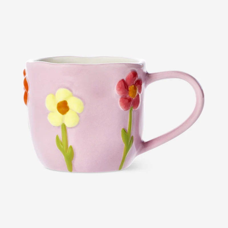 Pink mug with embossed flowers - 330 ml