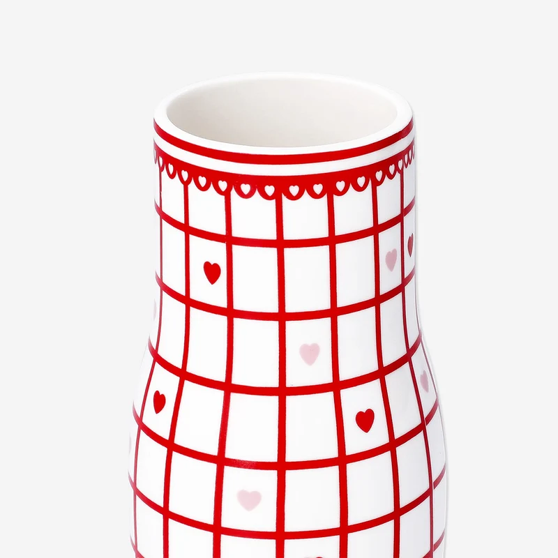 Ceramic vase with hearts