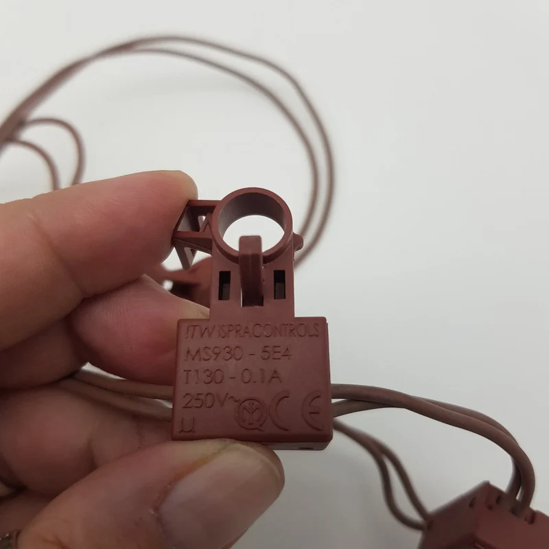 Assieme 4 microinterruttore catenaria piano cottura ph640ms/ha Hotpoint Ariston