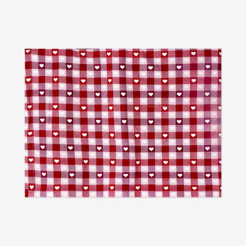 Tablecloth with checks and hearts - 140x220 cm
