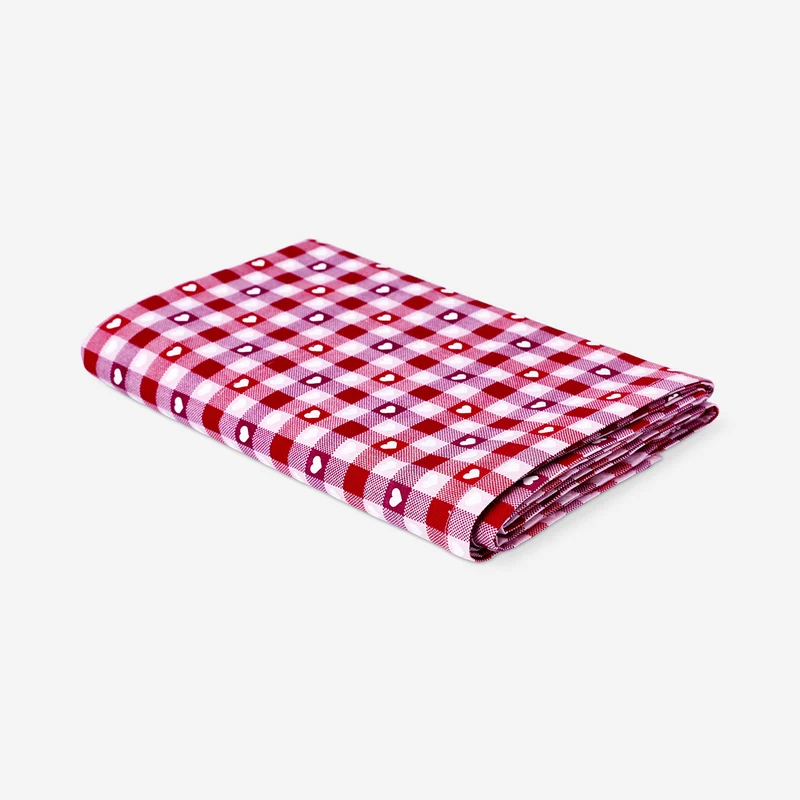 Tablecloth with checks and hearts - 140x220 cm