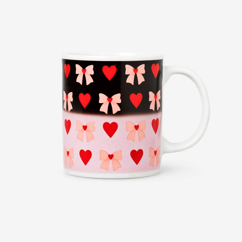 Magic colour changing mug with hearts - 320 ml