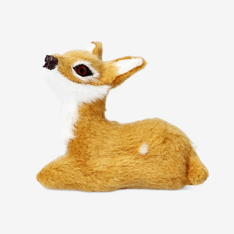 Brown roe deer lying figure - 5 cm