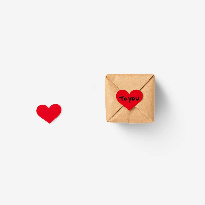 Sticker heart gift tags on a roll - 25 pcs