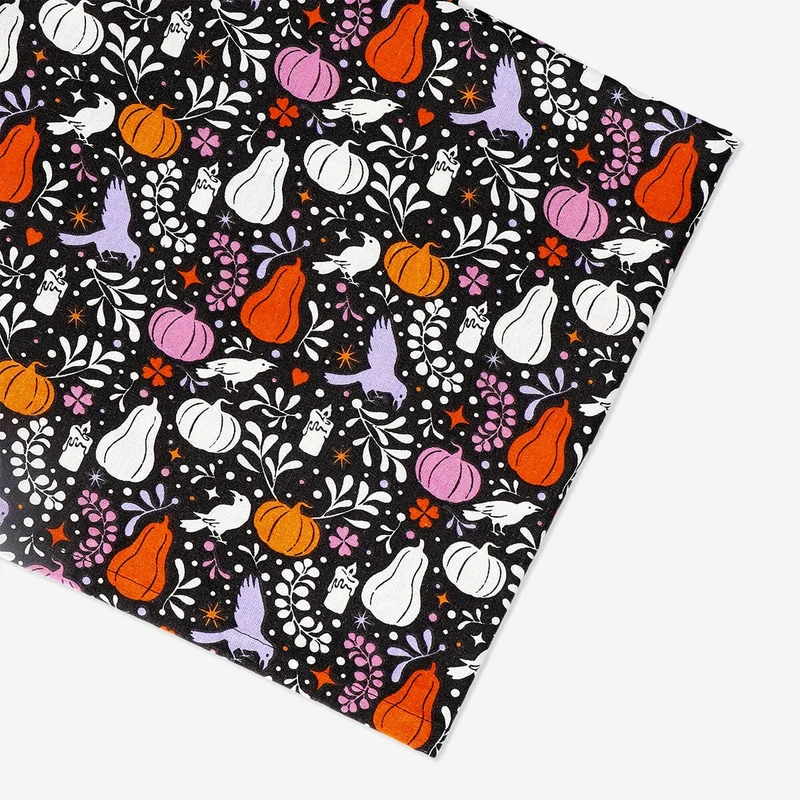 Black tablecloth with pumpkins - 140x220 cm