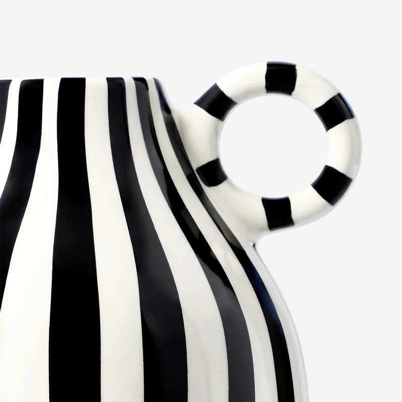 Vase with black and white stripes - 16 cm