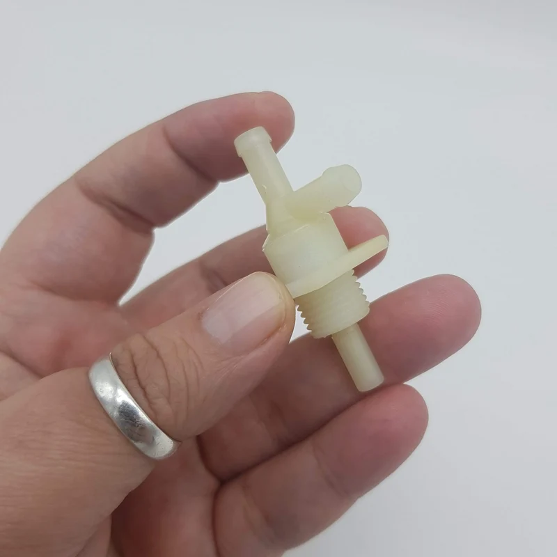 Rubinetto di regolazione in plastica per genaratore di vapore 909 plus Unitekno