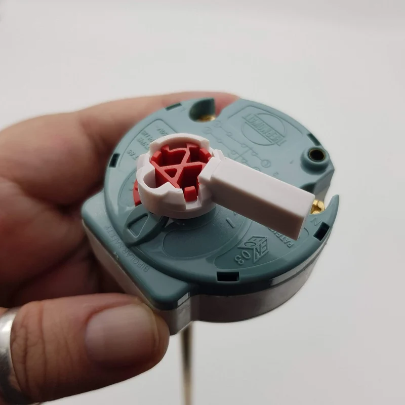 Termostato per scaldabagno con leva 65-85°c type rts plus 16a 250v Gorenje