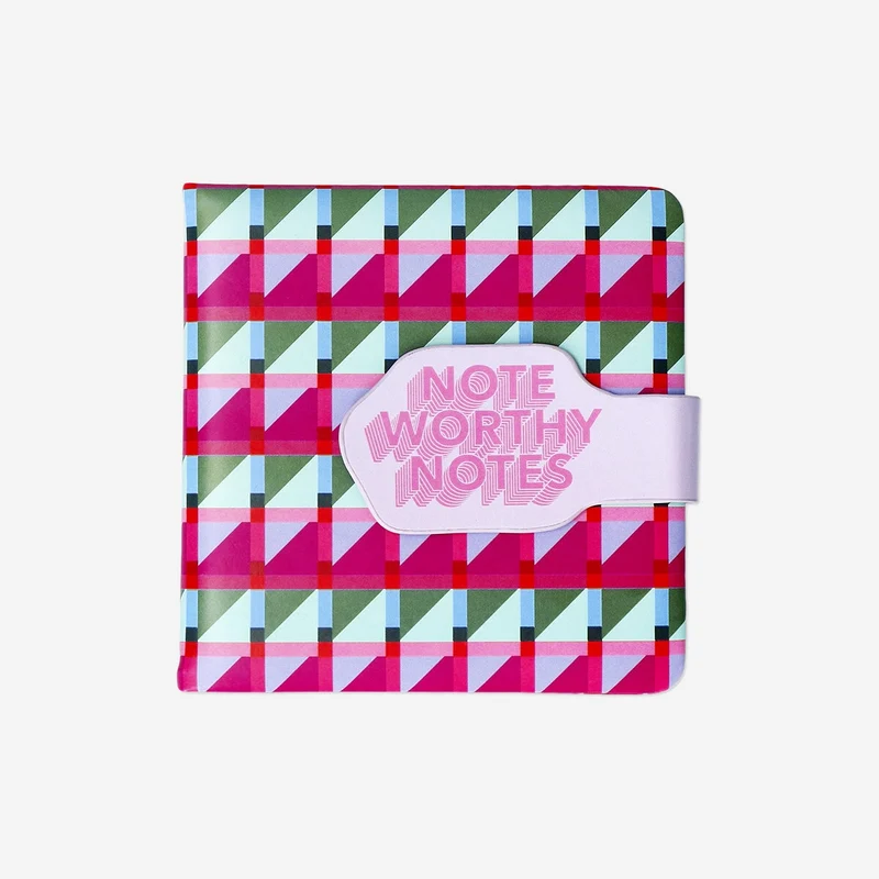 Notebook with magnetic closure