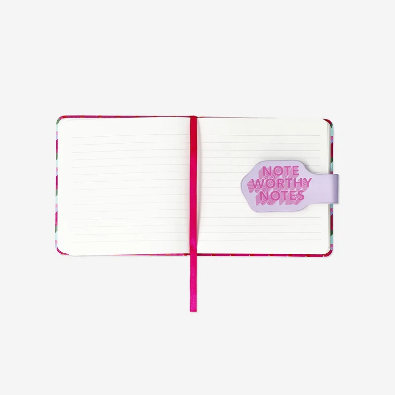 Notebook with magnetic closure