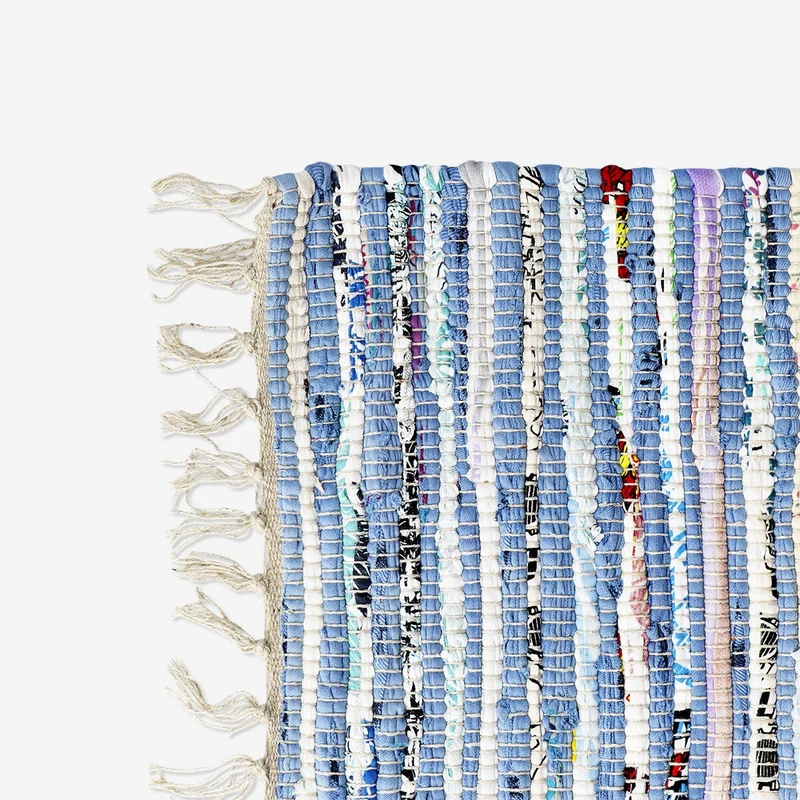 Cotton rug with fringes