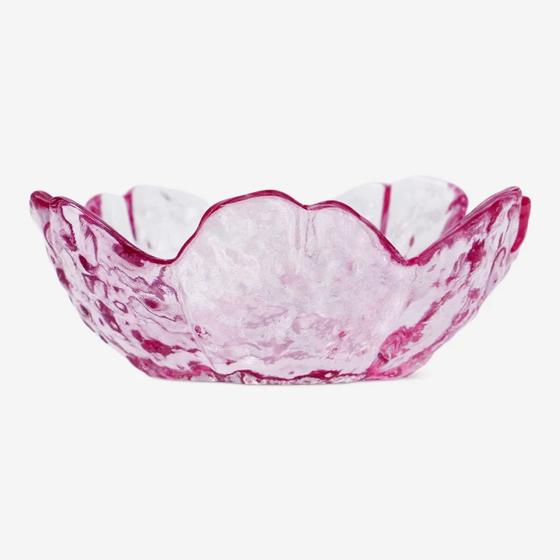 Flower shaped pink tealight holder