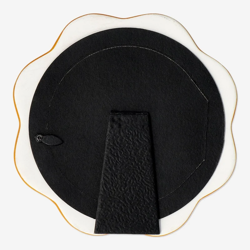 Flower shaped picture frame