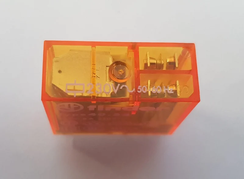 Relais finder 2 umsc 230vac8a230vac supporto relais finder Ennebiservice