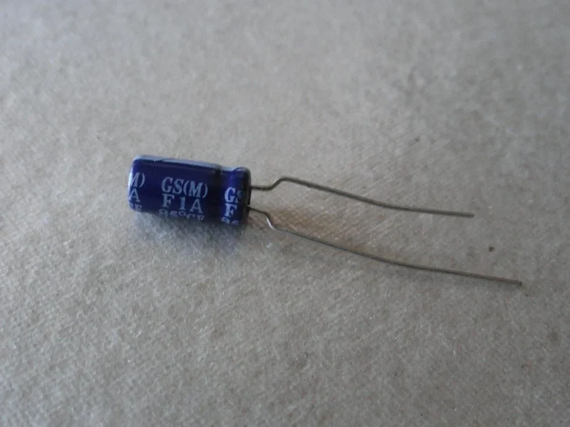 Condensatore radiale 10uf-50v 85° Vestel