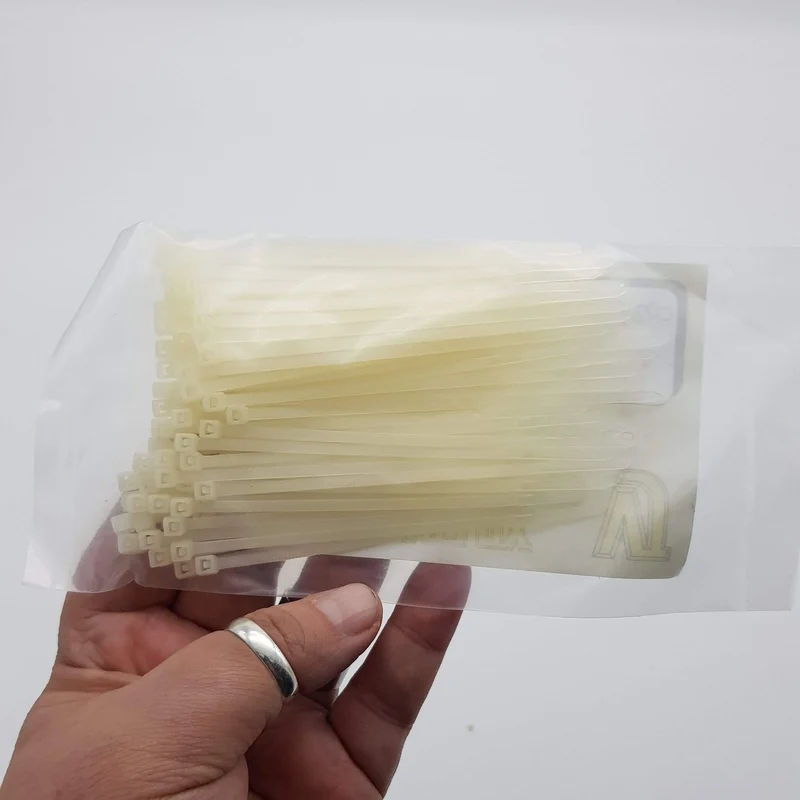 Fascetta nylon bianca larg.2.5 mm lungh.10cm 100pz Universale