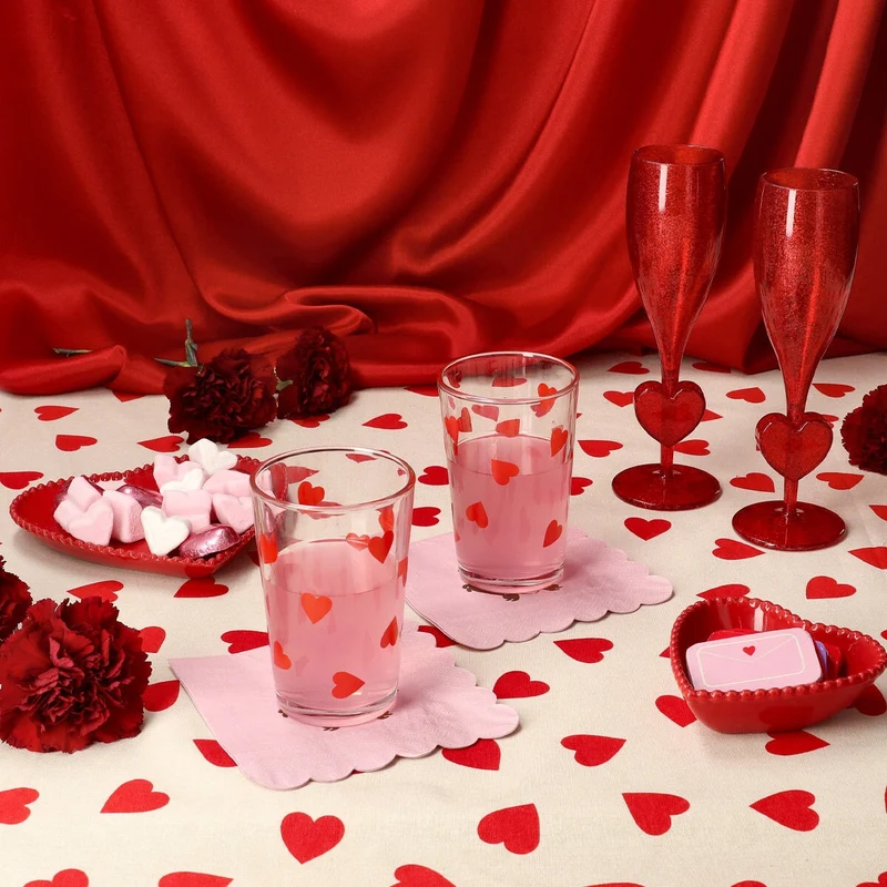 Tablecloth with red hearts - 140x220 cm