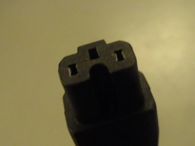 Presa volante 10a con asola Universale