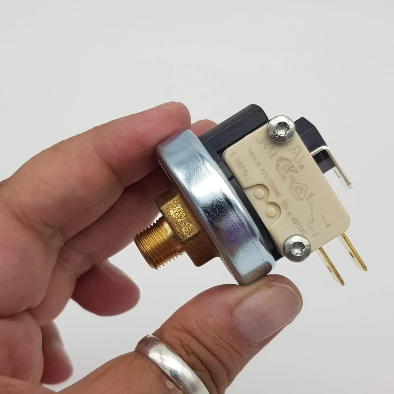 Pressostato per ferro da stiro 3,5 bar Lelit 1-8