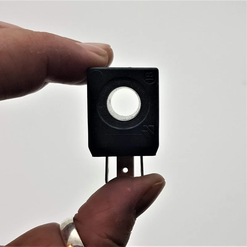 Bobina elettrovalvola a51 4w 12v foro 10mm Ceme